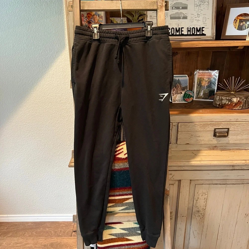 Gymshark men’s Essential cotton jogger size small